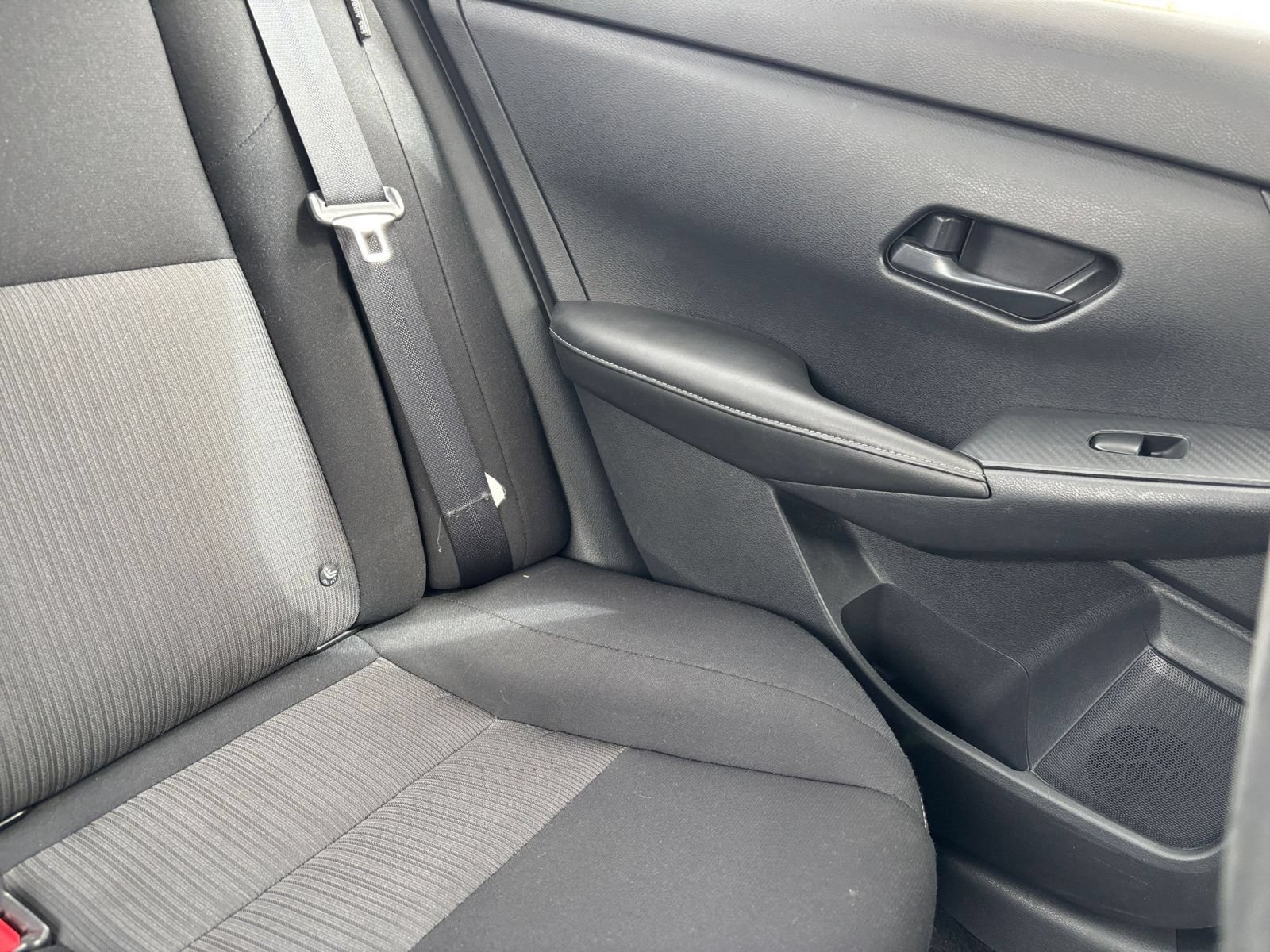 Used 2025 Nissan Sentra SV FWD image 30