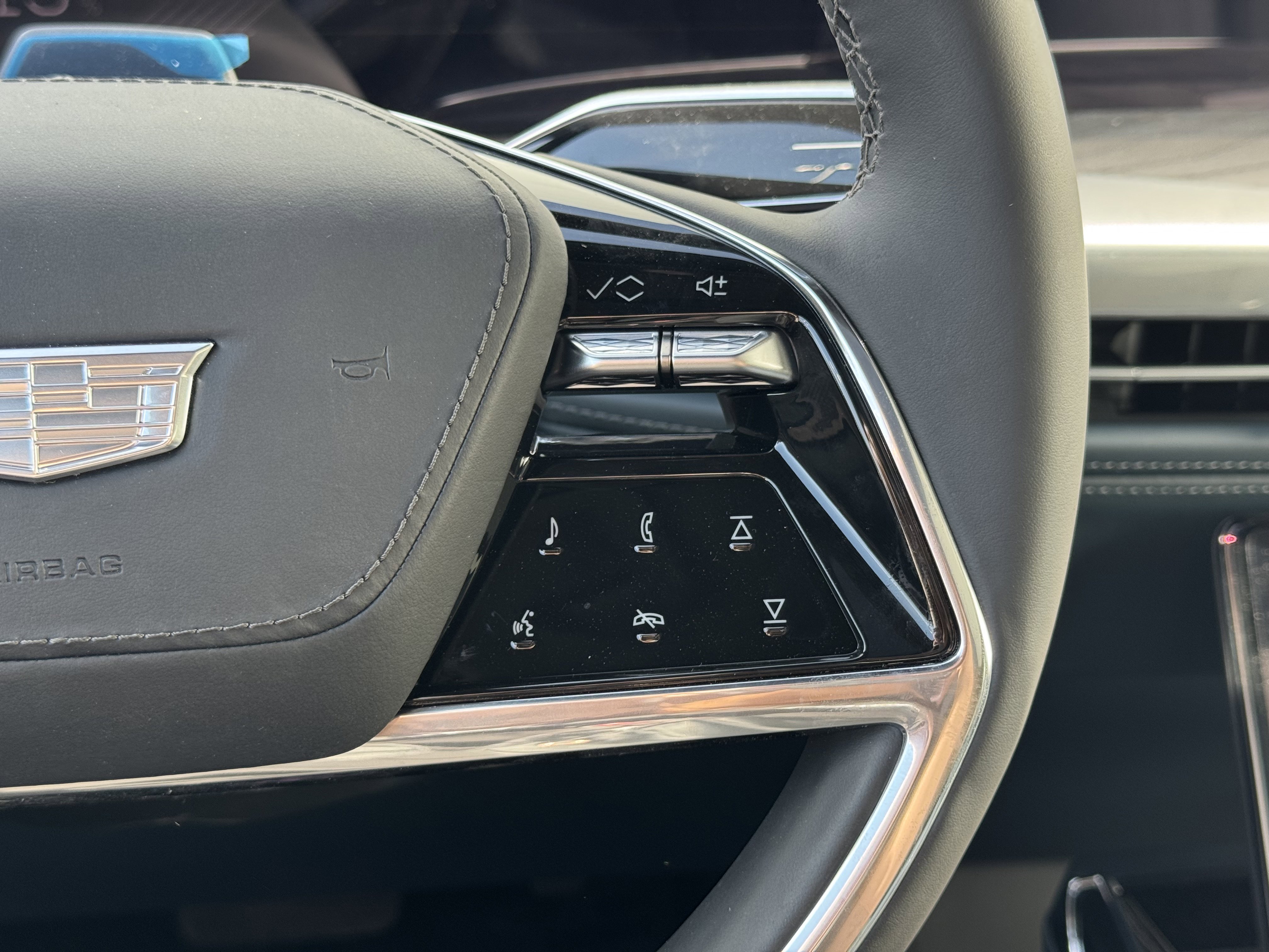 New 2025 Cadillac Escalade IQ Sport 2 w/ LPO, Premium Carpet Package image 18