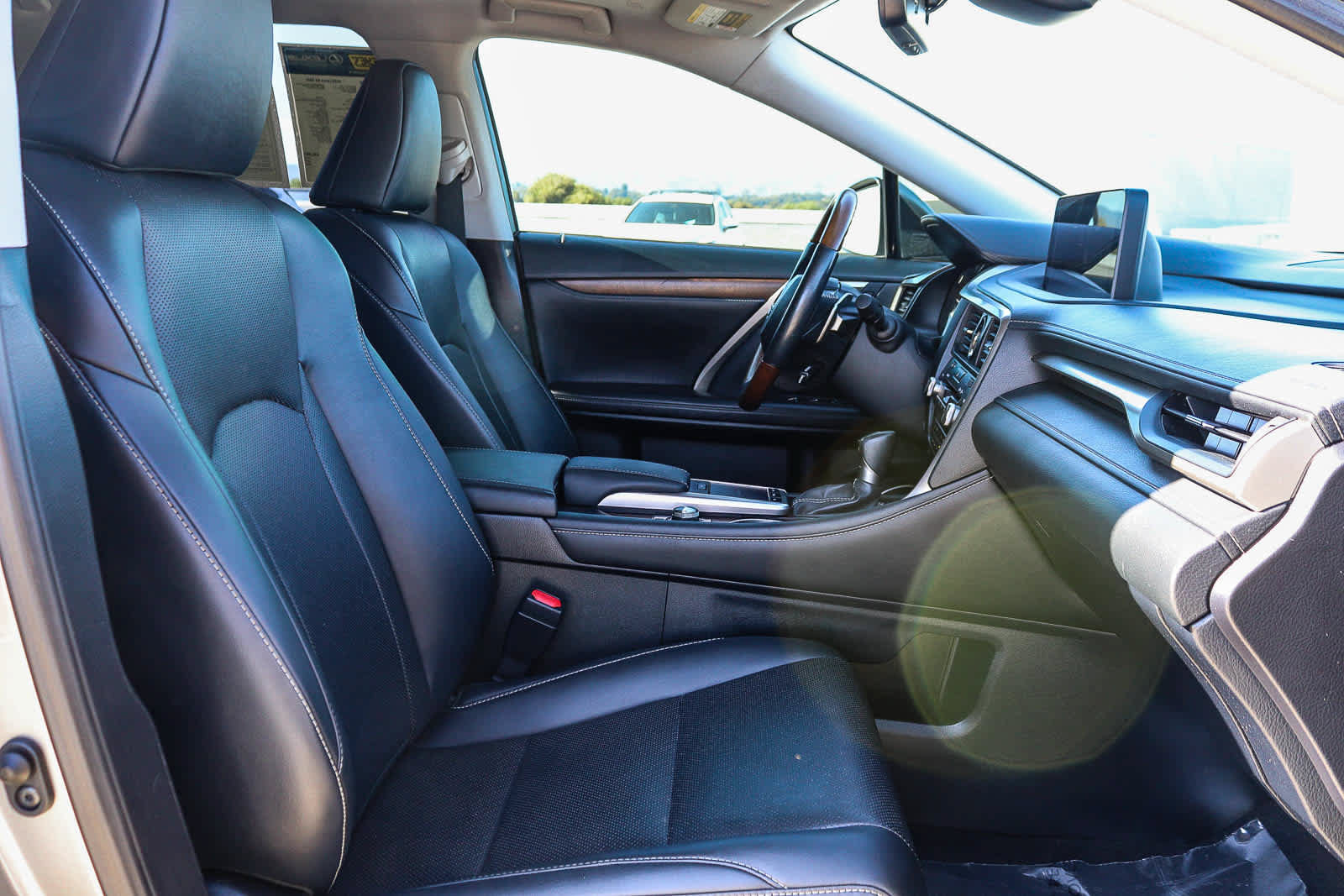 Used 2020 Lexus RX 350L FWD w/ Premium Package image 19