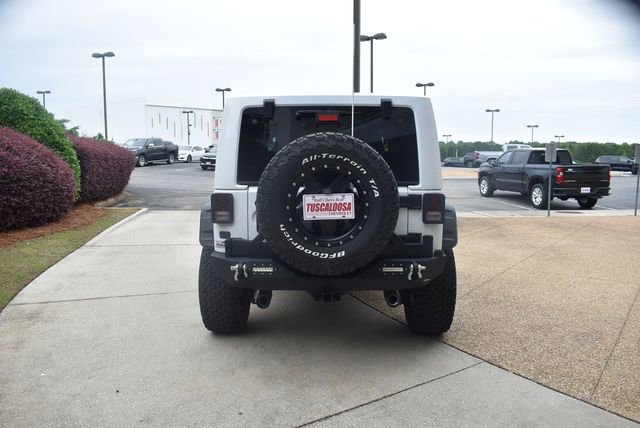 Used 2013 Jeep Wrangler Sahara AWD/4WD image 9