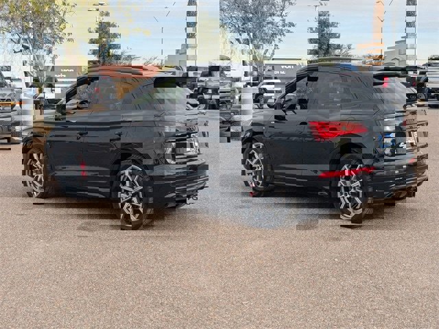 Used 2024 Audi Q5 e Premium Plus image 4