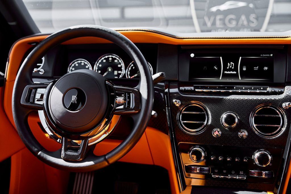 Used 2024 Rolls-Royce Cullinan Black Badge image 59