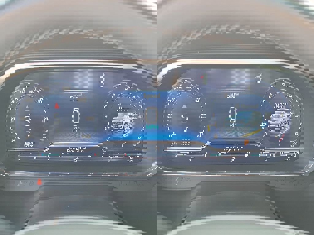 Used 2024 Chevrolet Suburban LT image 28