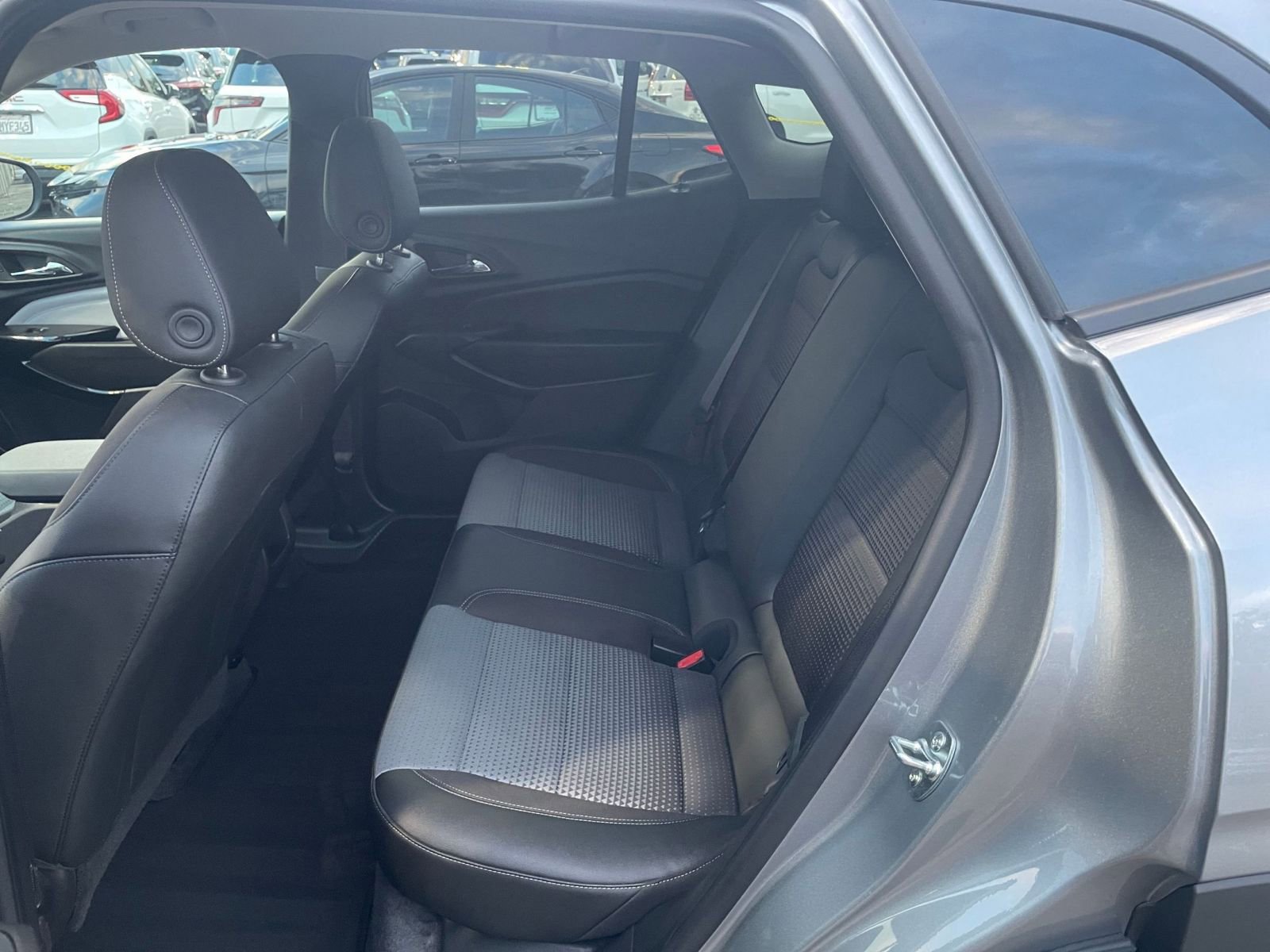 Used 2025 Chevrolet Trax LT image 23