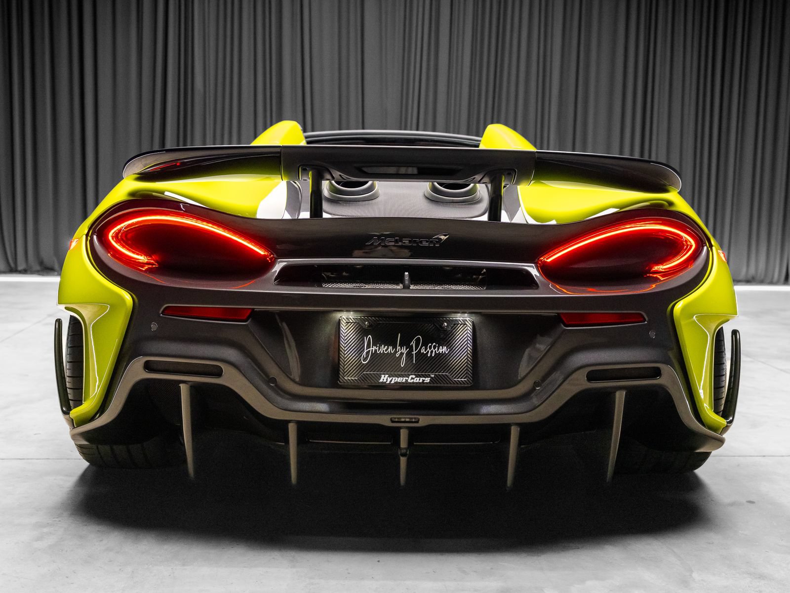 Used 2020 McLaren 600LT Spider RWD image 4
