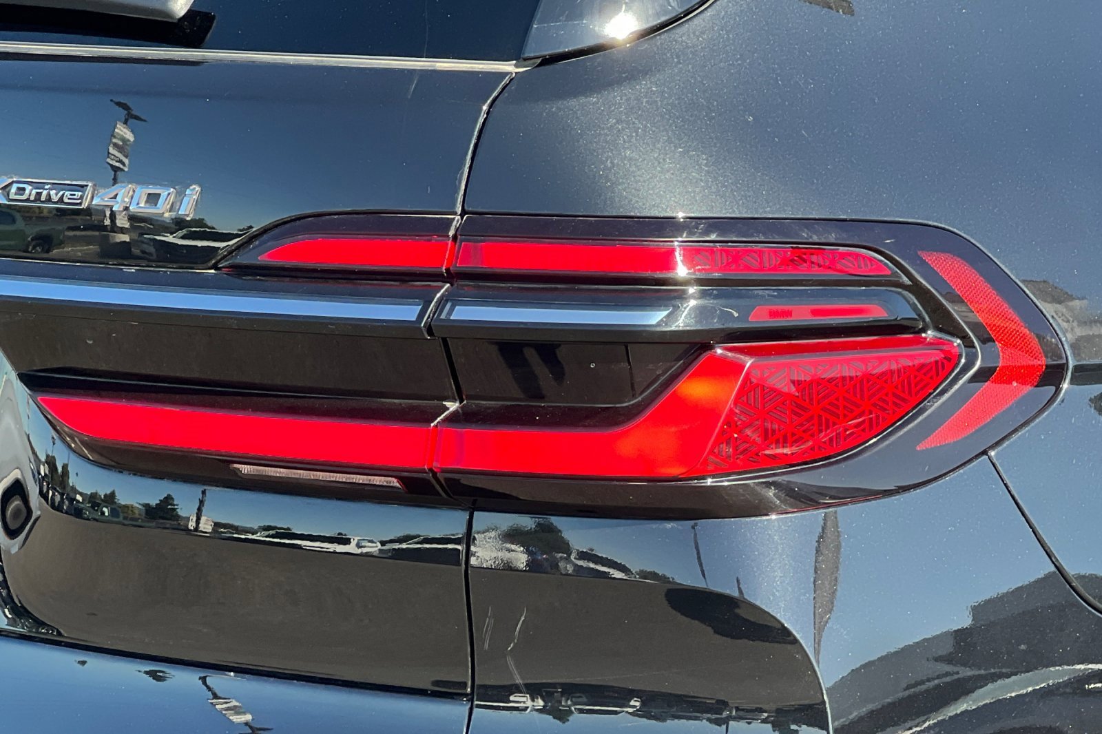 Used 2025 BMW X7 xDrive40i w/ Climate Comfort Package image 51