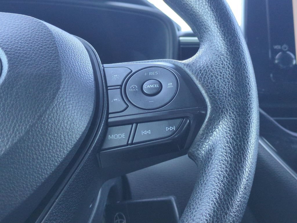 Used 2024 Toyota Corolla LE FWD image 17