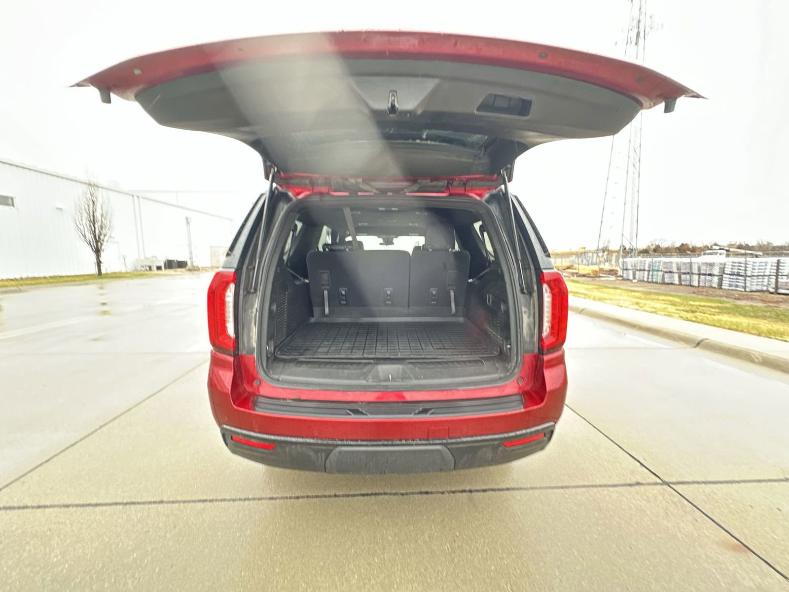 Used 2023 GMC Yukon XL SLE AWD/4WD image 26
