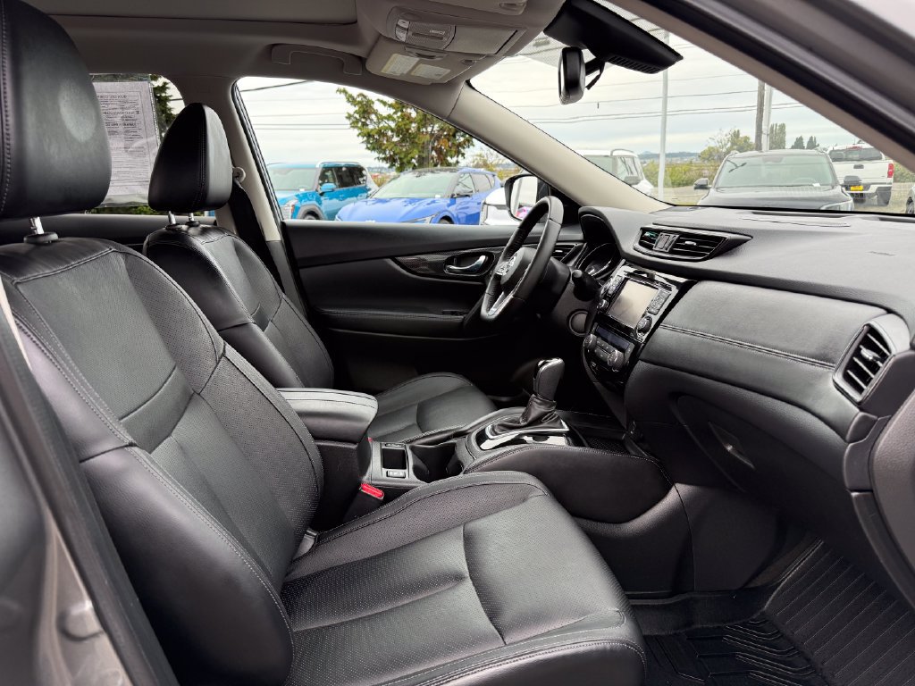 Used 2017 Nissan Rogue SL w/ SL Premium Package AWD/4WD image 12