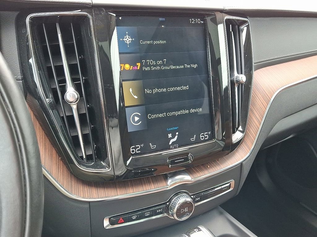 Used 2019 Volvo XC60 T5 Inscription image 16