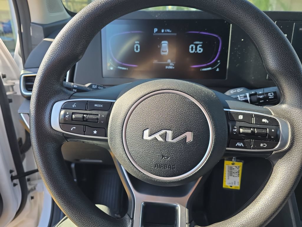 Used 2025 Kia Sportage LX FWD image 13