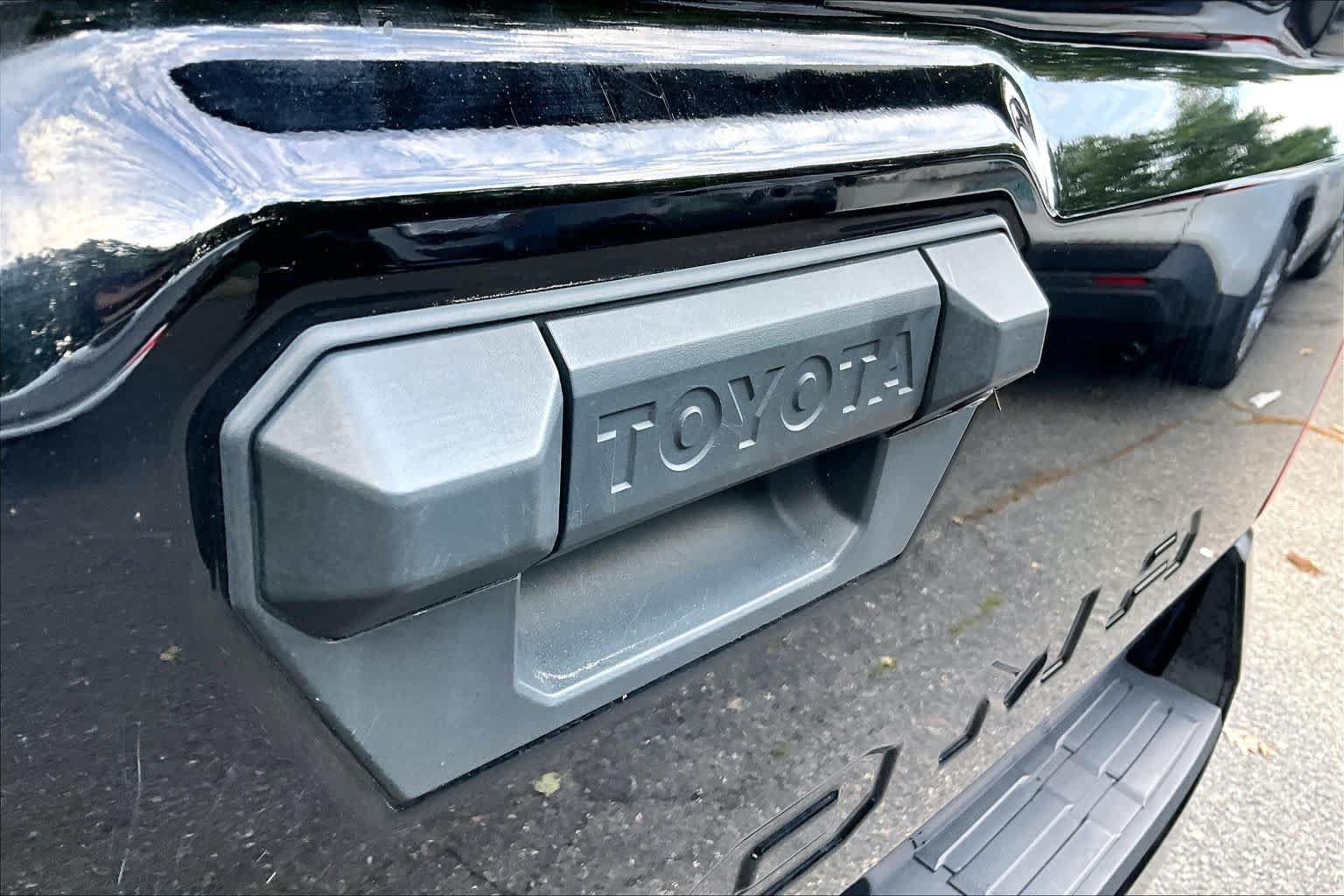 Certified 2024 Toyota Tacoma SR5 AWD/4WD image 29