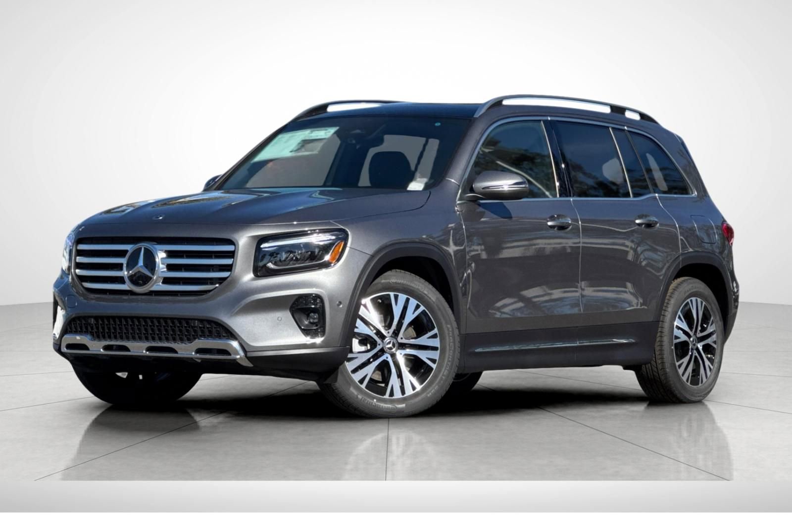 New 2026 Mercedes-Benz GLB 250 image 2