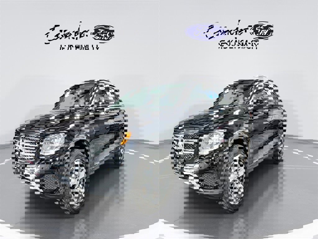 Used 2017 Mercedes-Benz GLC 300 4MATIC image 4