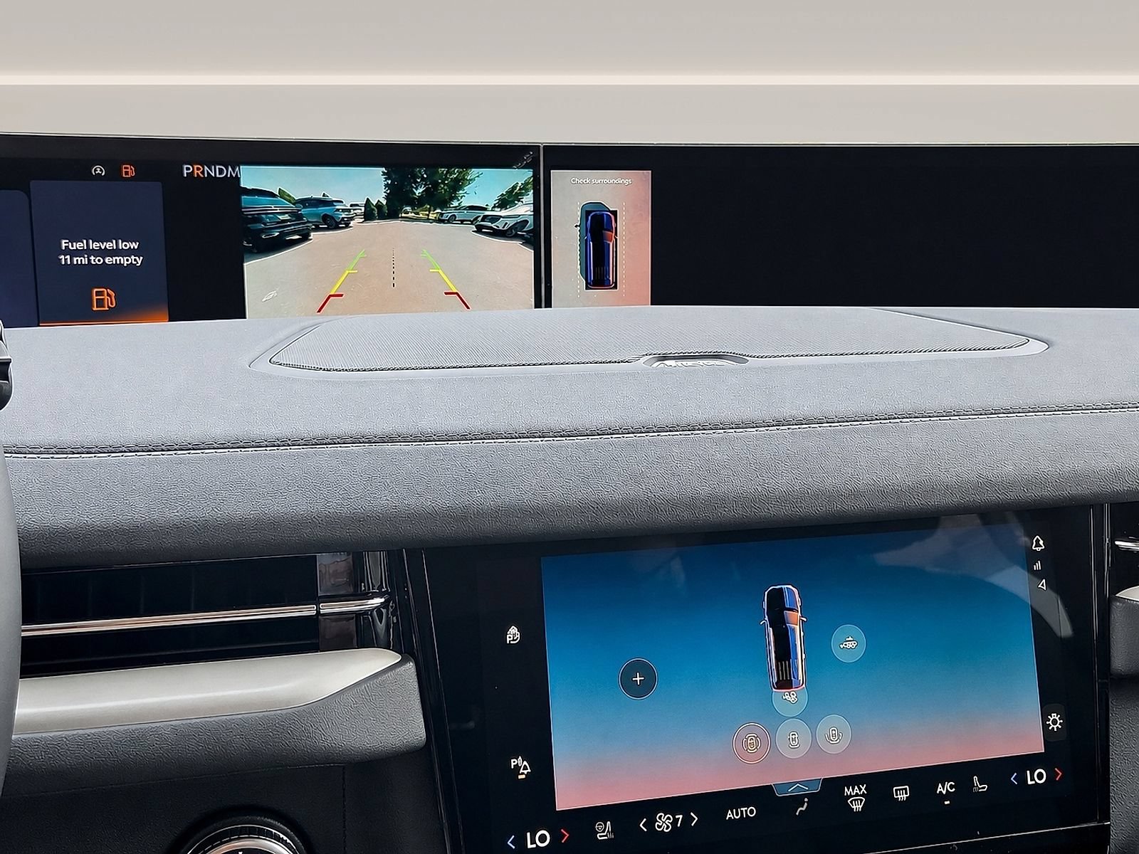 New 2027 Lincoln Navigator Premiere RWD image 16