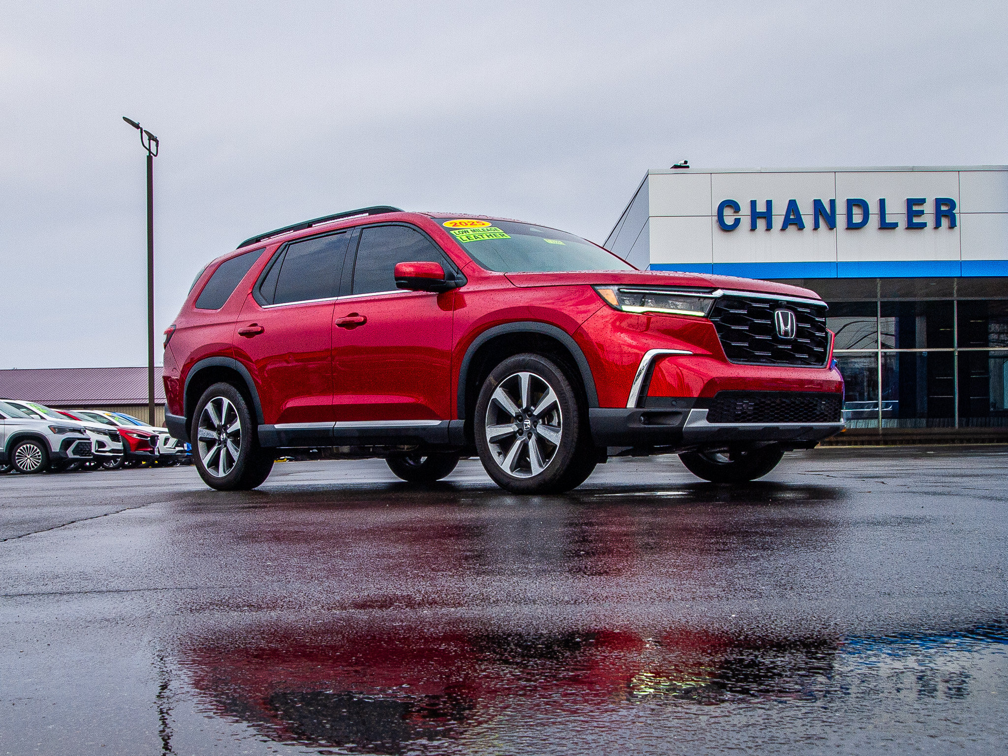 Used 2025 Honda Pilot Elite image 9
