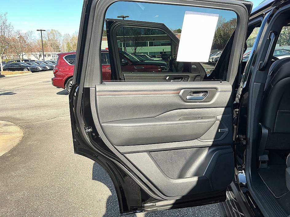 Certified 2025 Nissan Armada SL w/ Captain's Chari Seat Package image 21