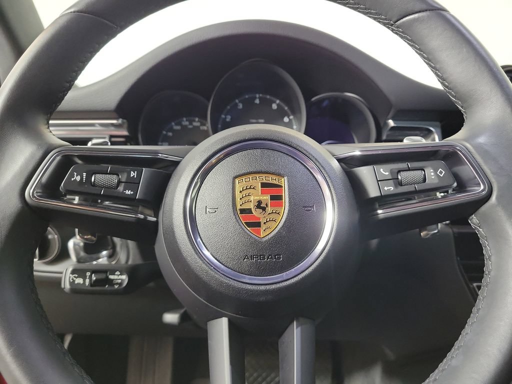 Used 2025 Porsche Macan AWD/4WD image 15