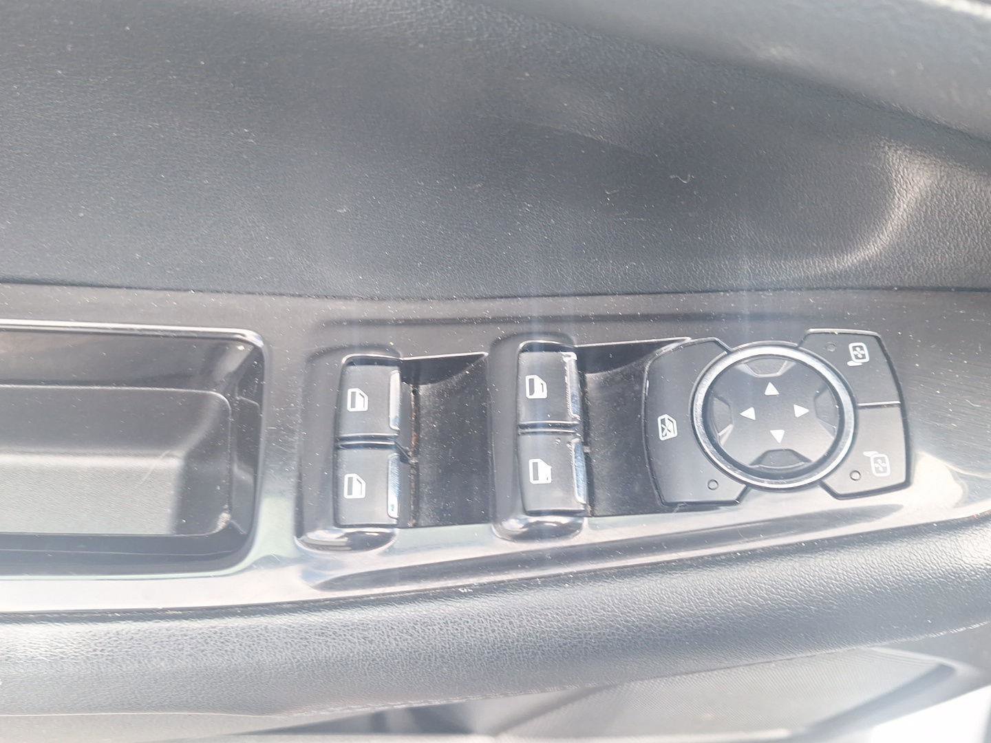 Used 2017 Ford Edge SEL w/ Equipment Group 201A AWD/4WD image 21