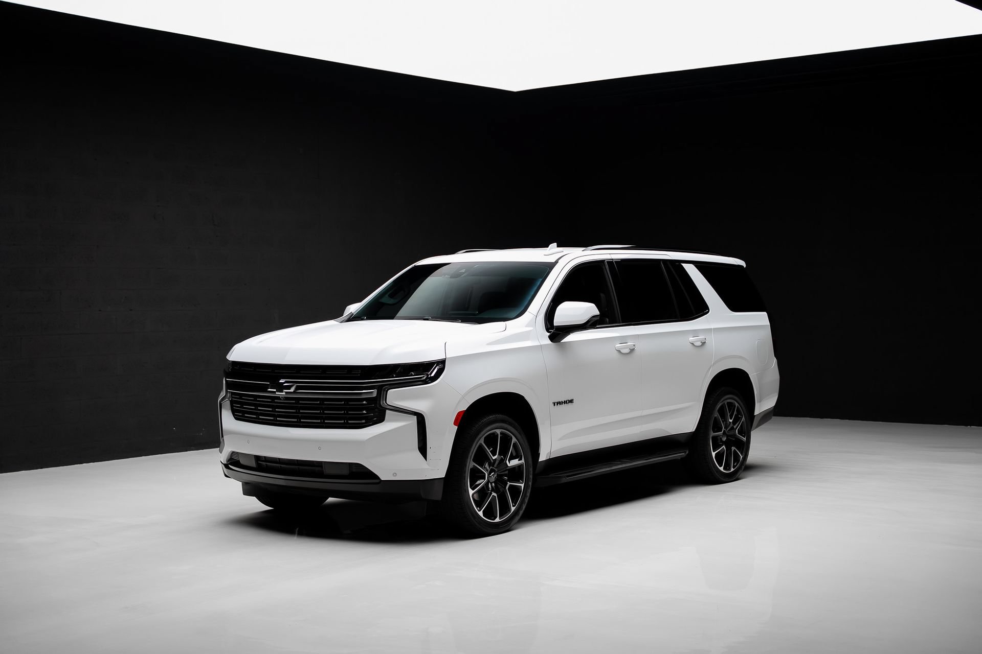 Used 2022 Chevrolet Tahoe RST w/ Luxury Package RWD image 4