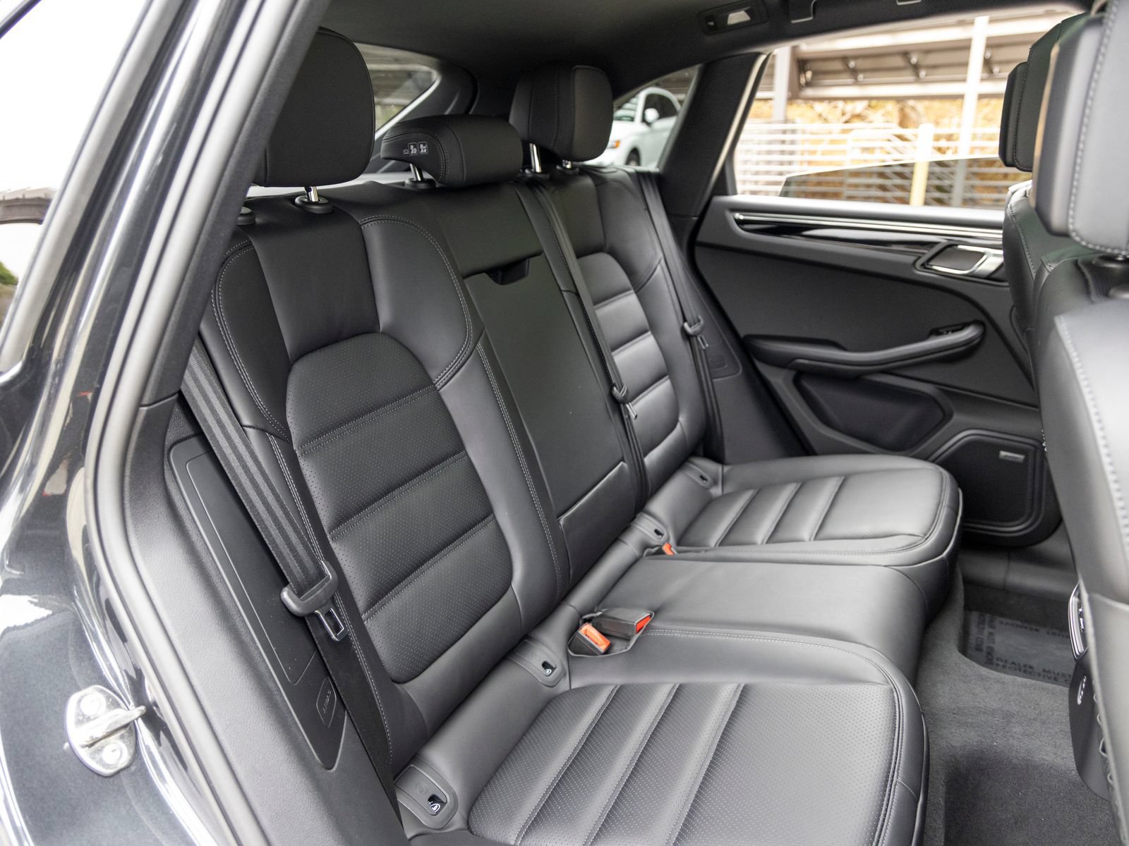 New 2026 Porsche Macan AWD/4WD image 60