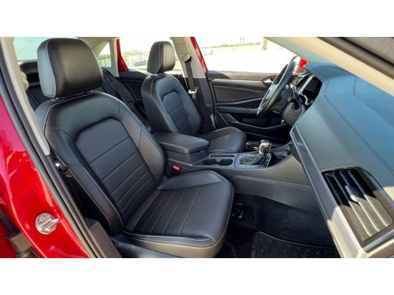 Used 2023 Volkswagen Jetta SE image 19