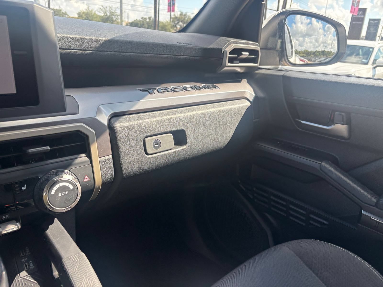 Used 2026 Toyota Tacoma TRD Sport AWD/4WD image 32