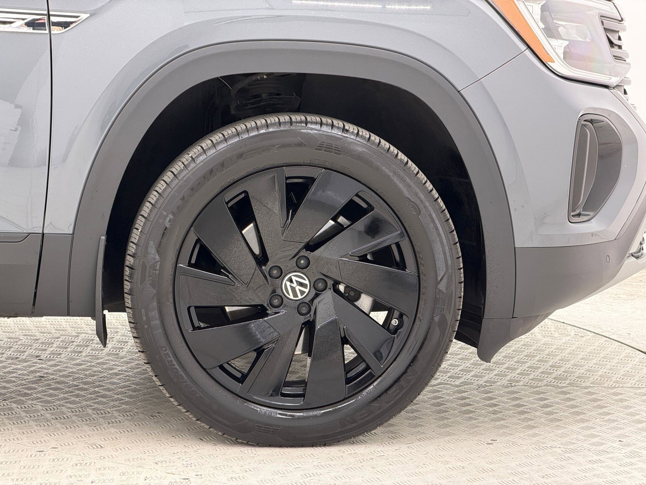 Used 2024 Volkswagen Atlas Cross Sport SE image 12