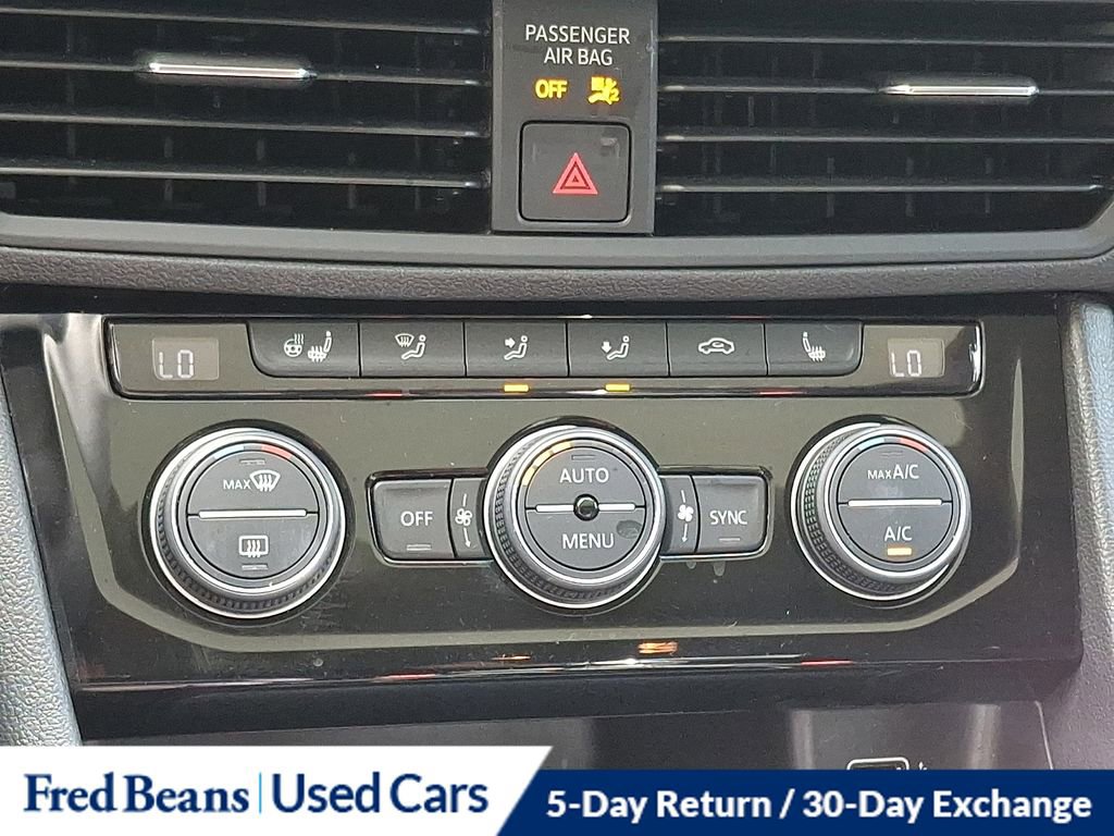 Used 2019 Volkswagen Jetta SE w/ Cold Weather Package image 17