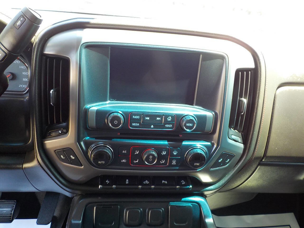 Used 2015 GMC Sierra 2500 SLT AWD/4WD image 18