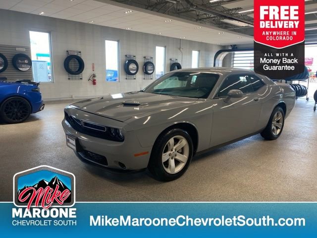 Used 2022 Dodge Challenger SXT image 1