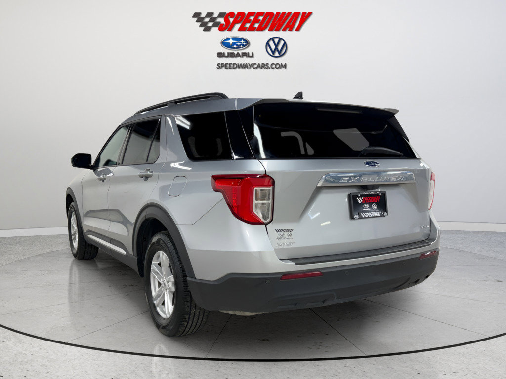 Used 2023 Ford Explorer XLT image 5