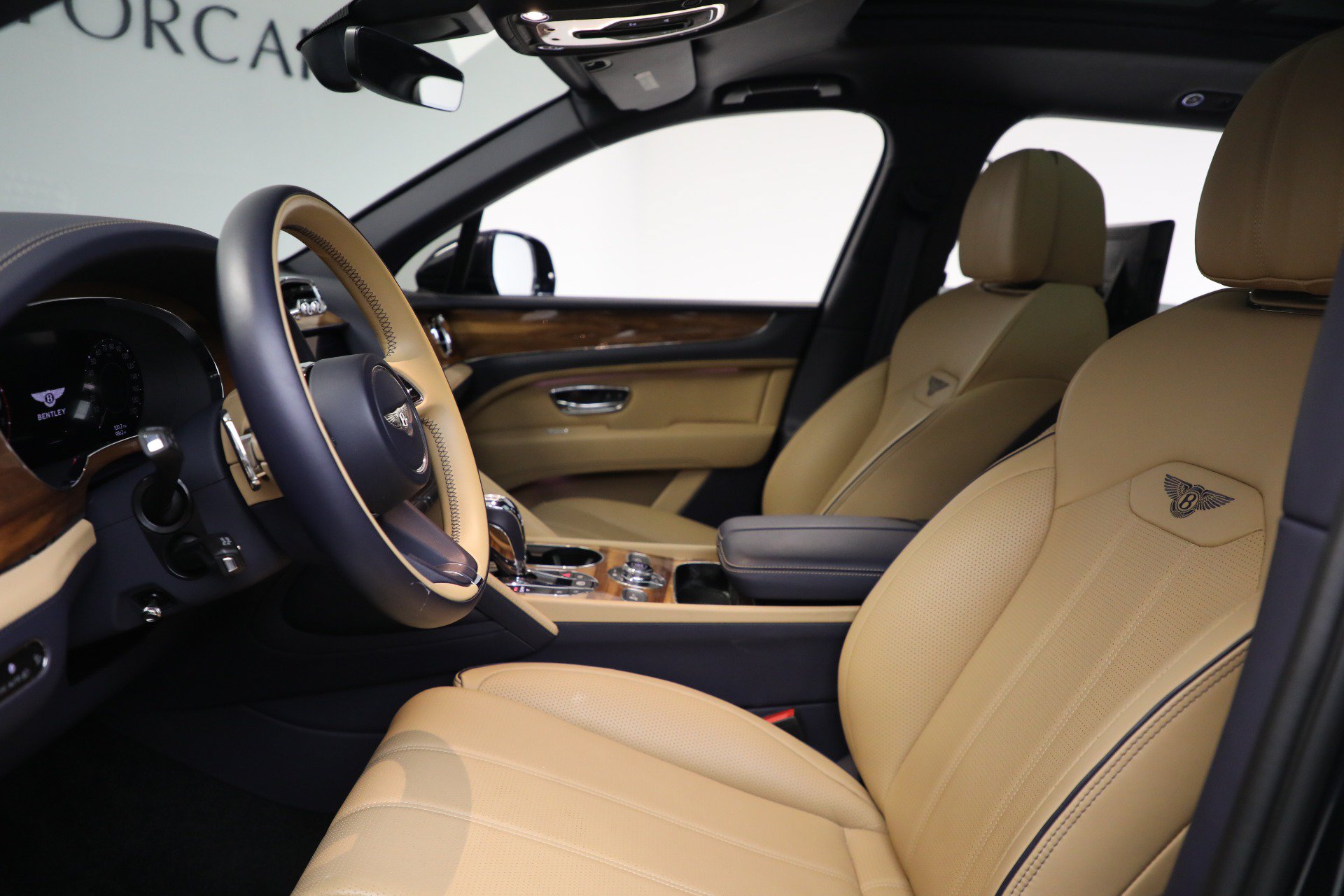 Certified 2024 Bentley Bentayga Extended Wheelbase AWD/4WD image 19