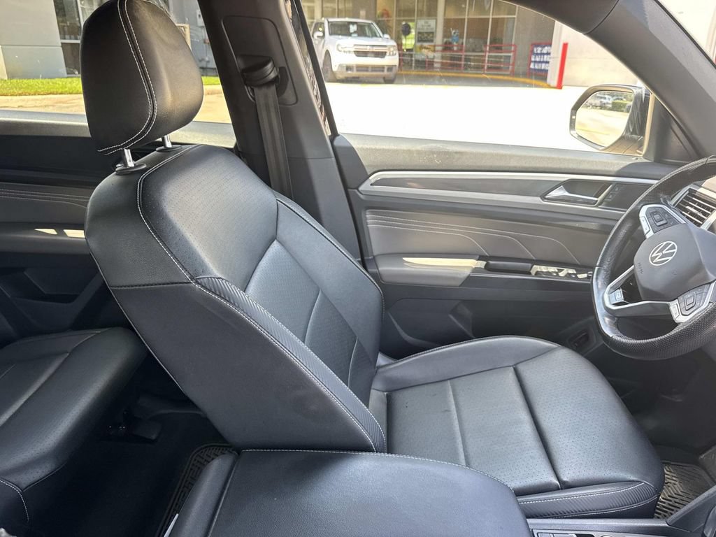 Used 2021 Volkswagen Atlas Cross Sport SEL R-Line AWD/4WD image 16