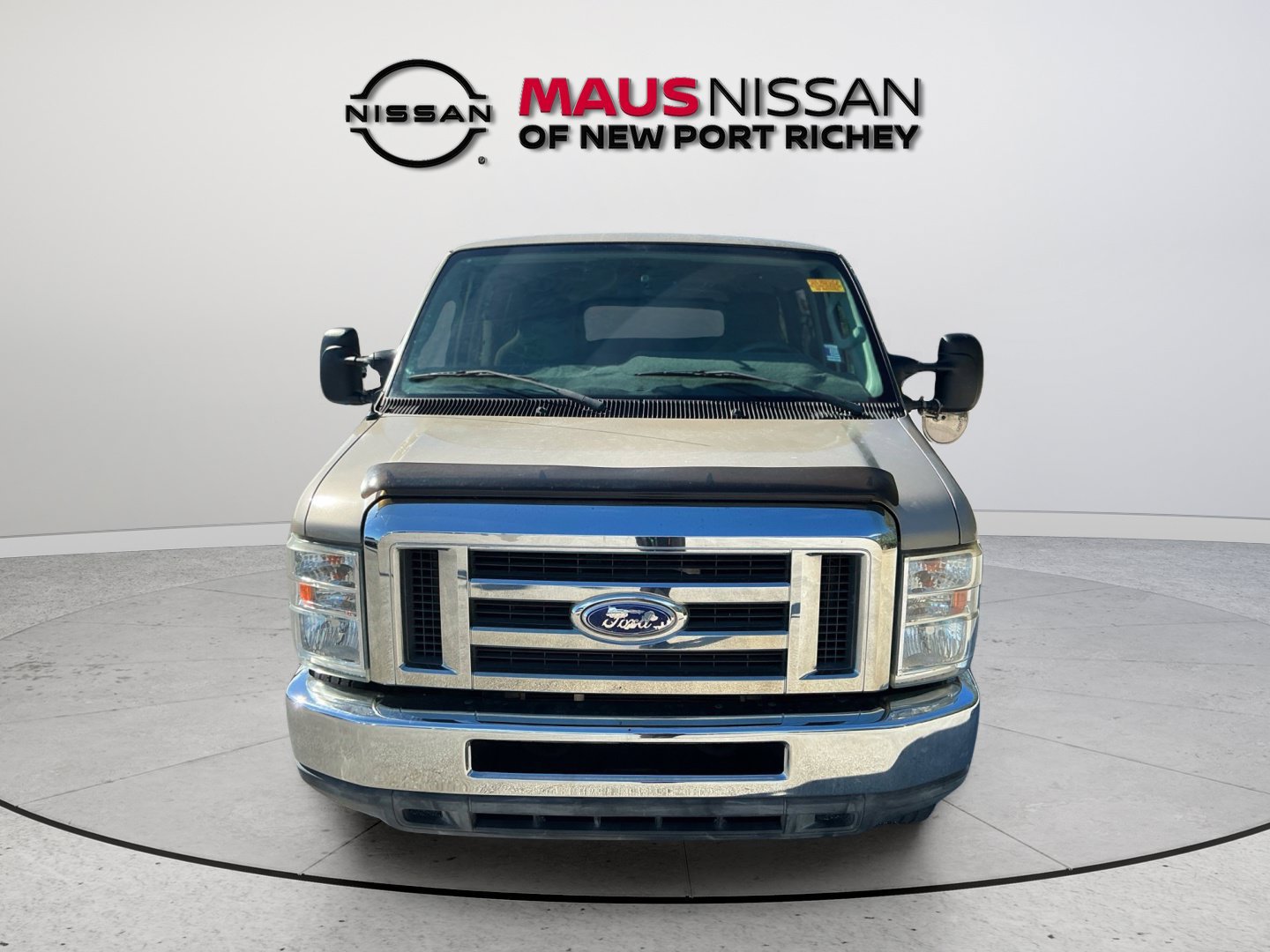Used 2014 Ford E-350 and Econoline 350 XLT RWD image 3