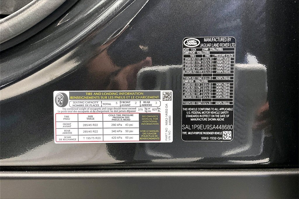 Used 2025 Land Rover Range Rover Sport SE image 35