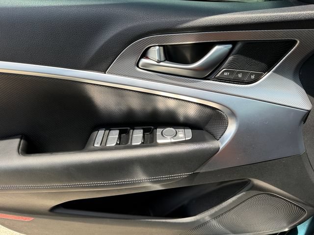 Used 2022 Genesis G70 3.3T RWD image 30