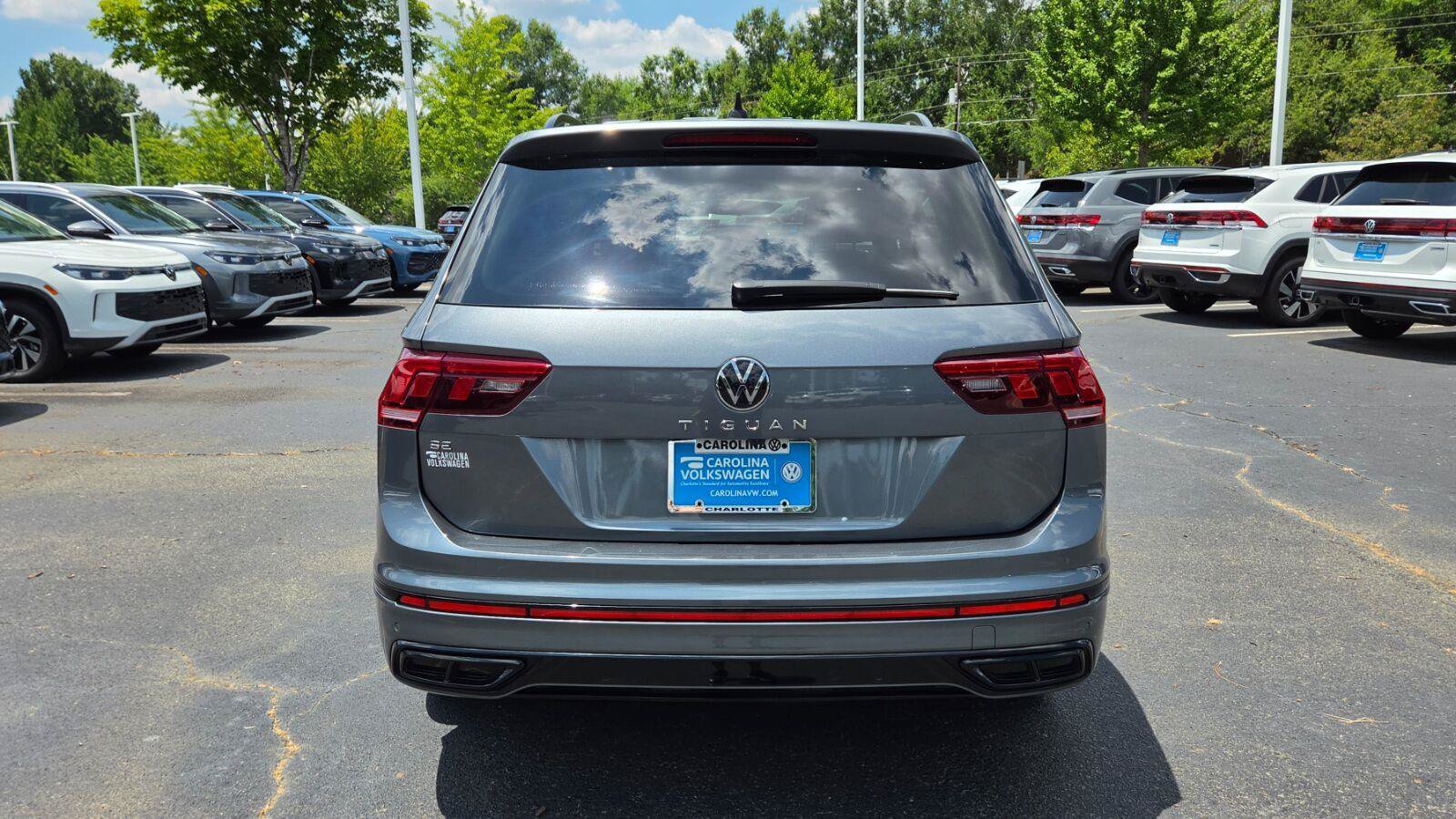 Certified 2024 Volkswagen Tiguan SE R-Line FWD image 3