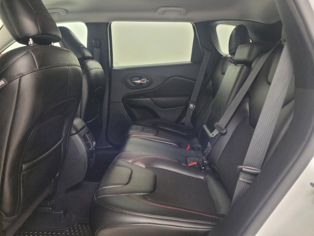 Used 2019 Jeep Cherokee Trailhawk w/ Cold Weather Group AWD/4WD image 18