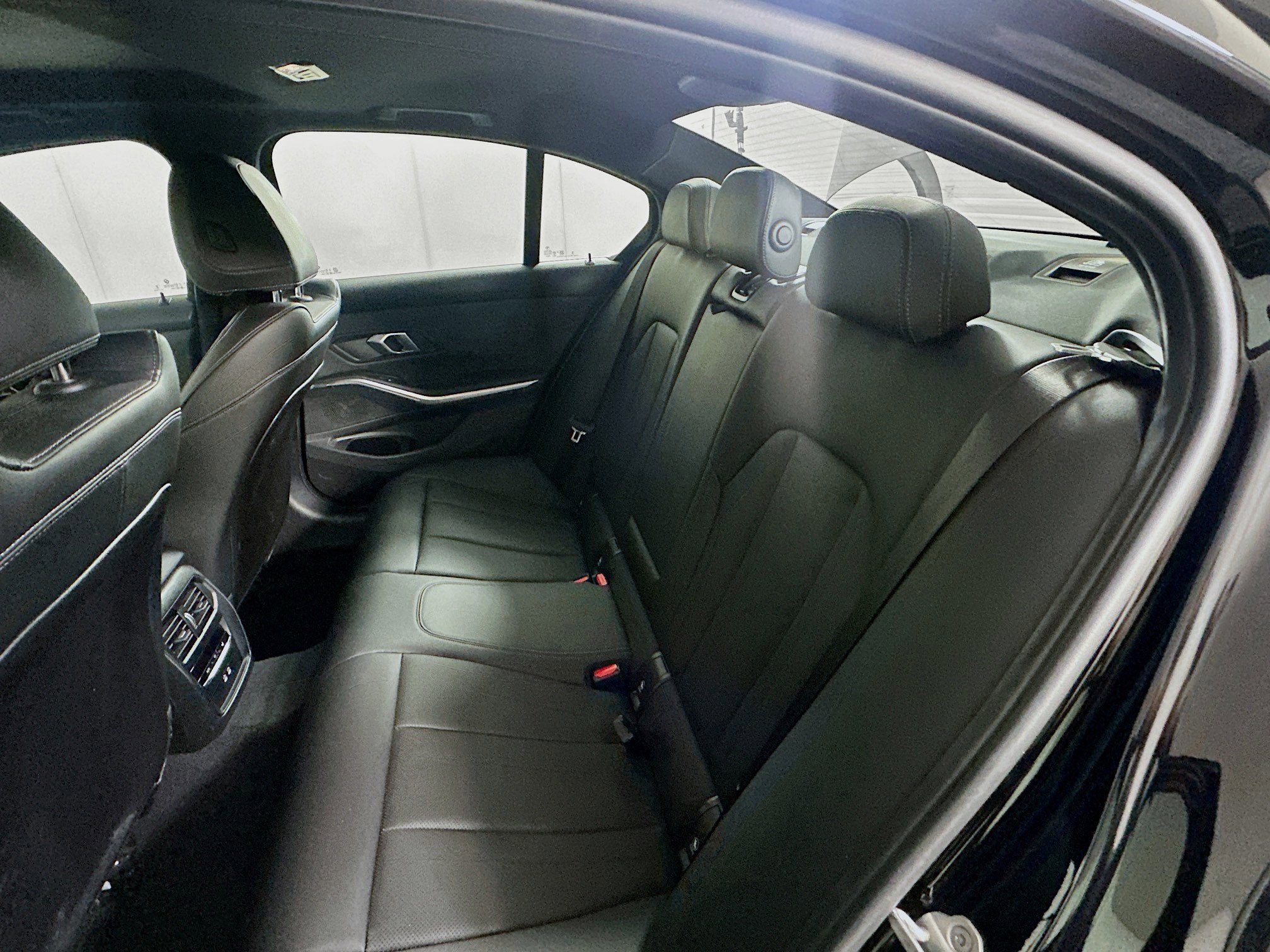 Used 2025 BMW 330i Sedan w/ Convenience Package image 28