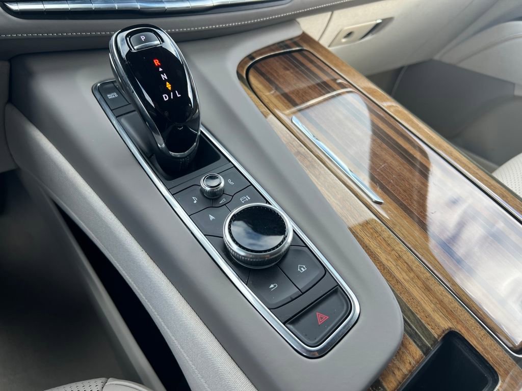 Used 2022 Cadillac Escalade Premium Luxury Platinum image 38