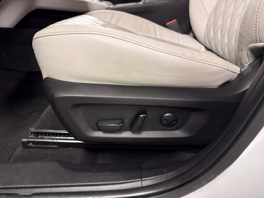 Used 2022 Mitsubishi Outlander SEL AWD/4WD image 22