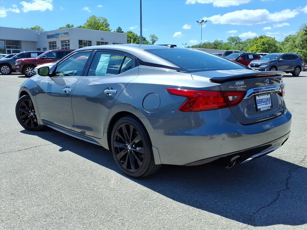 Used 2017 Nissan Maxima SR w/ Midnight Edition FWD image 6