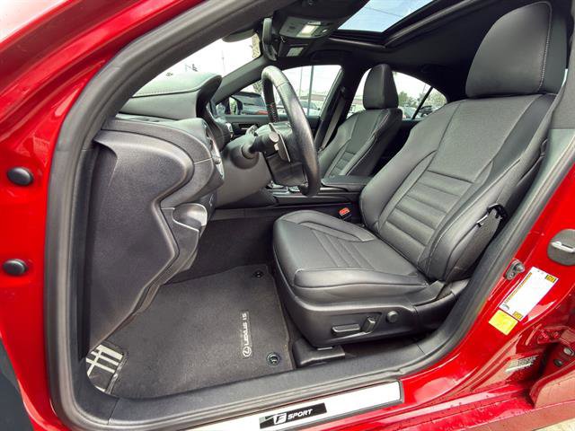 Used 2022 Lexus IS 350 F Sport w/ Dynamic Handling Package image 11