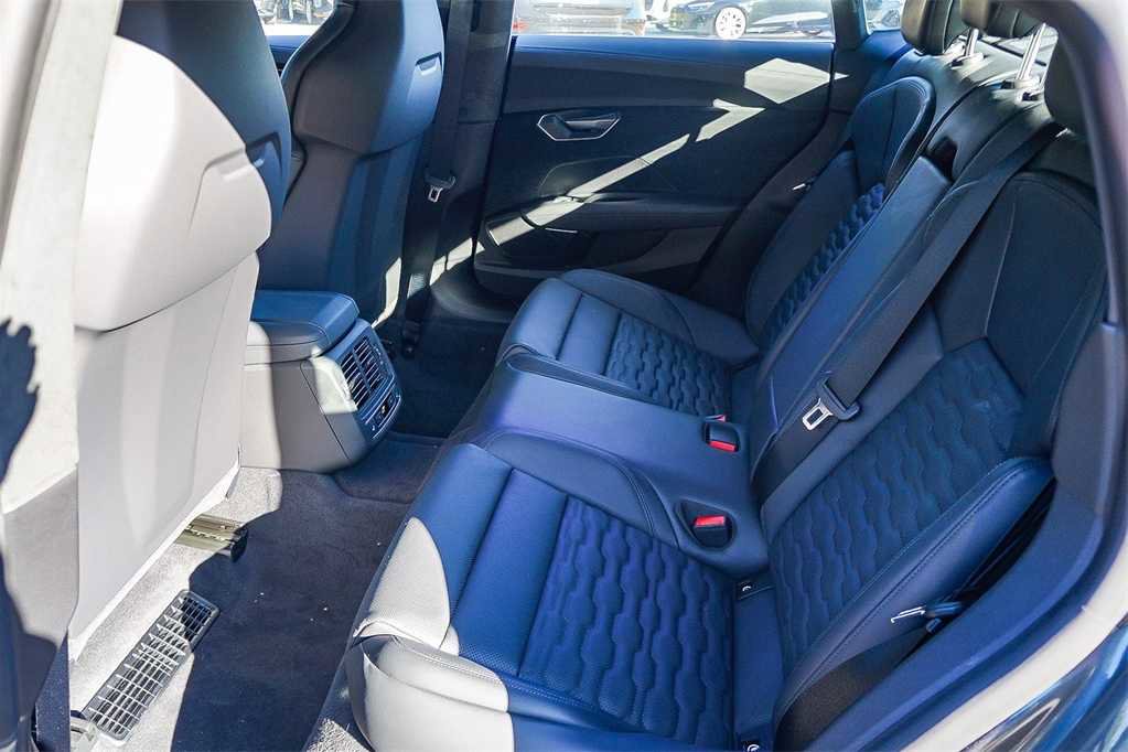 New 2026 Audi RS e-tron GT performance image 20