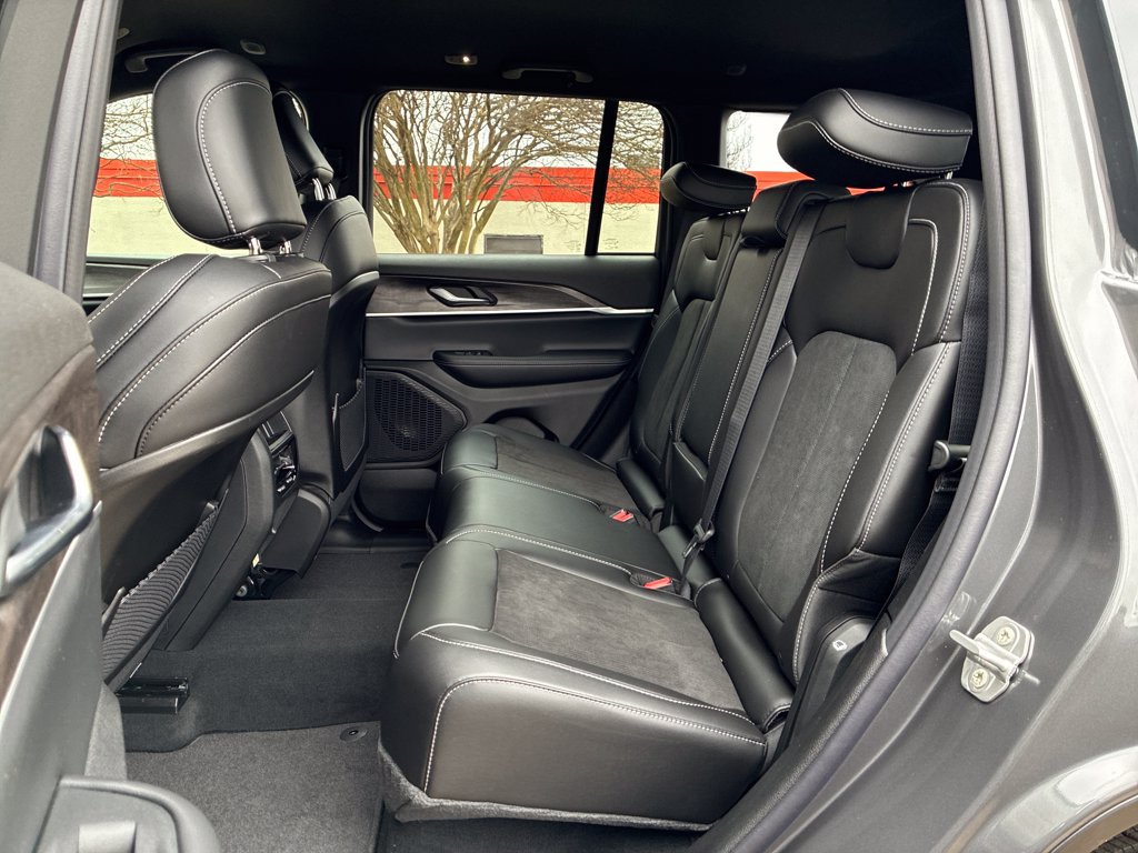 New 2026 Jeep Grand Cherokee Altitude AWD/4WD image 24