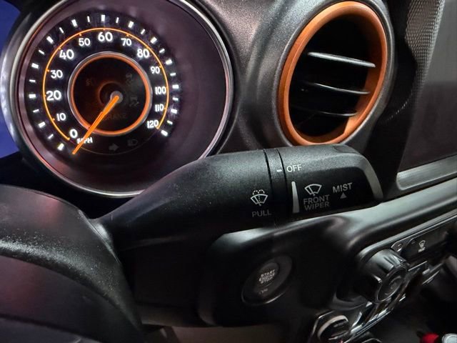 Used 2023 Jeep Gladiator Mojave w/ LED Lighting Group AWD/4WD image 32
