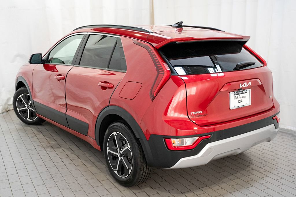 Used 2024 Kia Niro EX FWD image 3