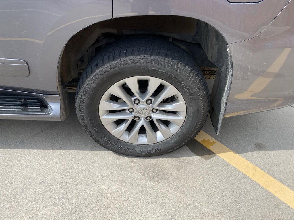 Used 2017 Lexus GX 460 image 10