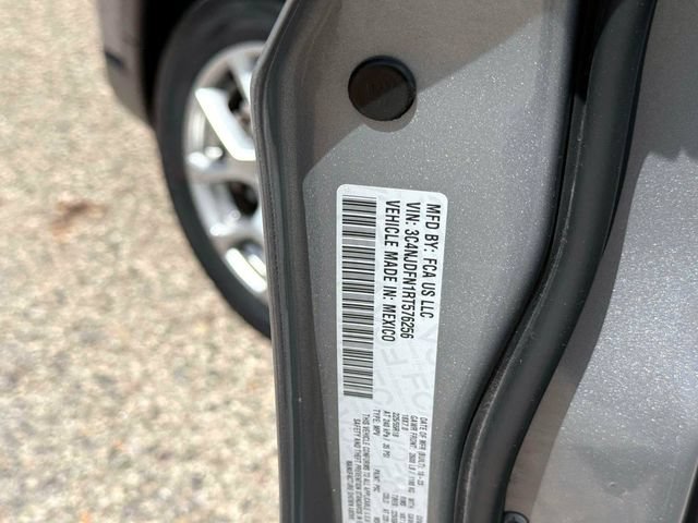 Certified 2024 Jeep Compass Latitude AWD/4WD image 17